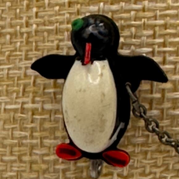 Vintage Celluloid Dual Penguin Brooch Scatter Pins Sweet but flawed - Picture 6 of 9
